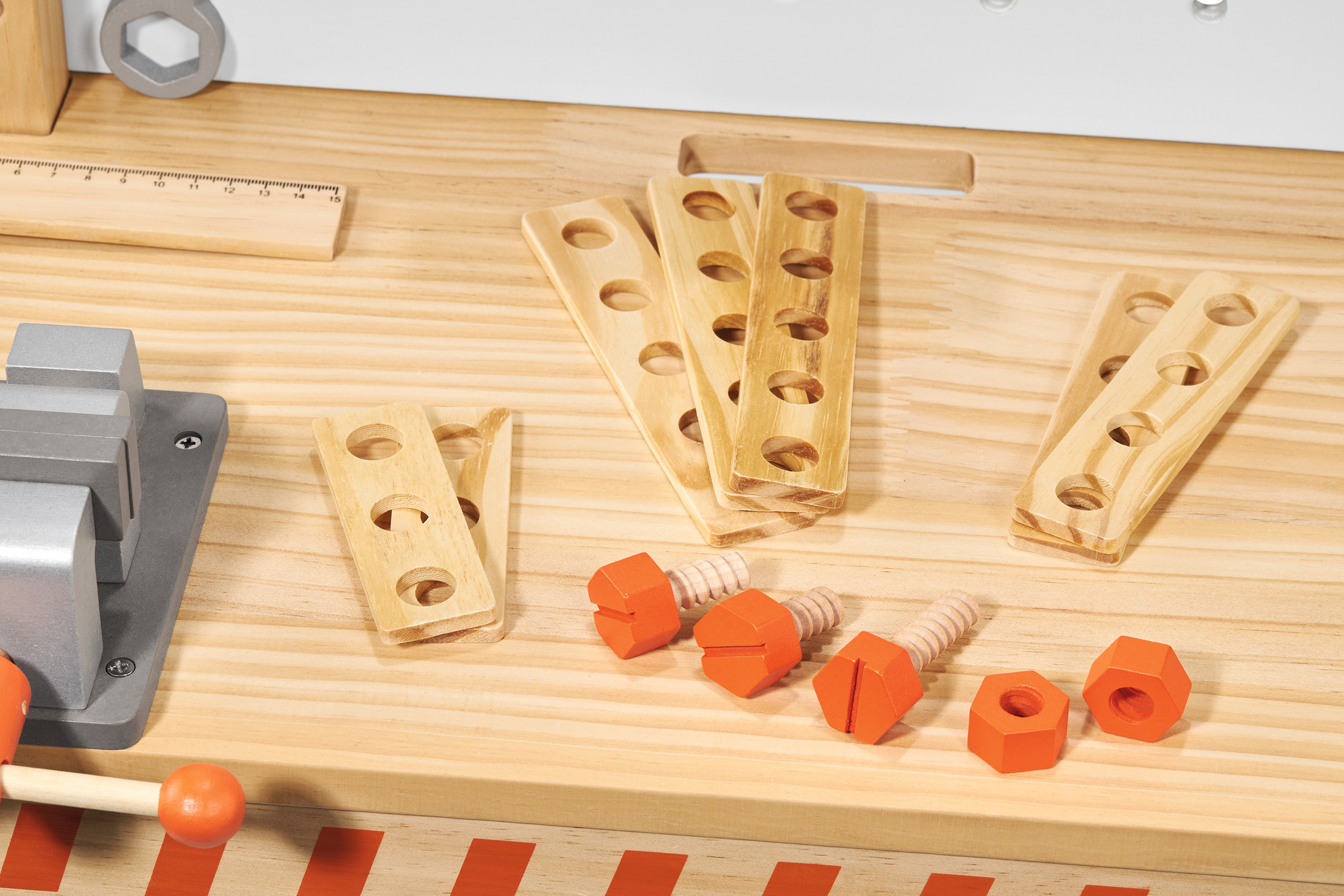 Drveni radni sto za decu - bez igračaka